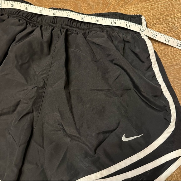 Nike Women's Black Dri-Fit Running Shorts size S - Picture 4 of 7